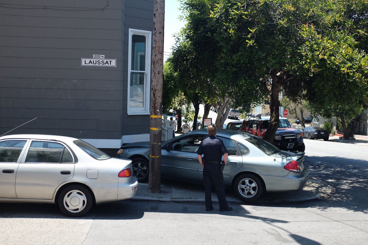 LucasSaugen's tweet photo. So, this happened to my 135 year old house while I was at Roller Derby, #lhsf @HoodlineSF  🚔 https://t.co/NSPq7TabCS