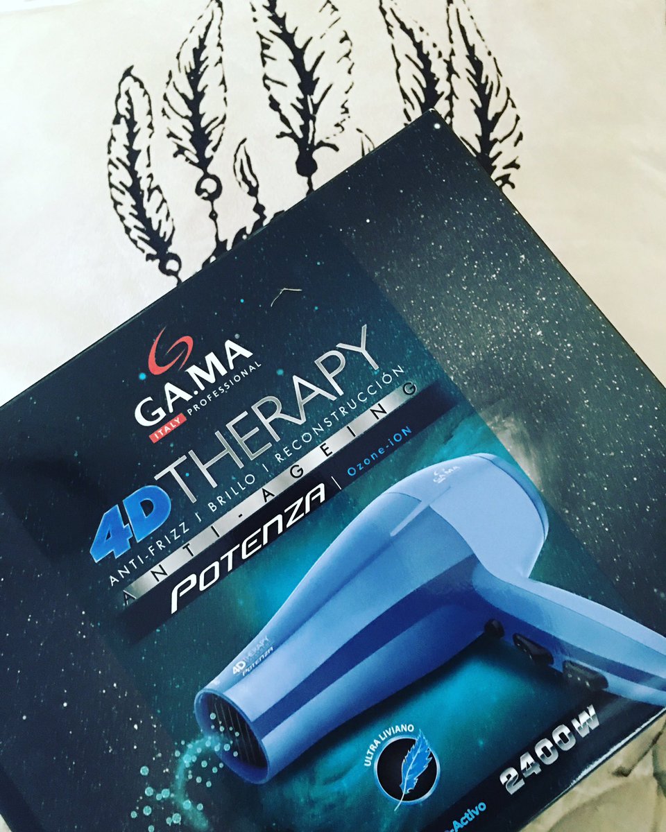 AnaSolRomero's tweet image. Gracias @GAMA_Chile por mi bello regalito de cumpleaños!!! #fulltecnología #mujermoderna #glam