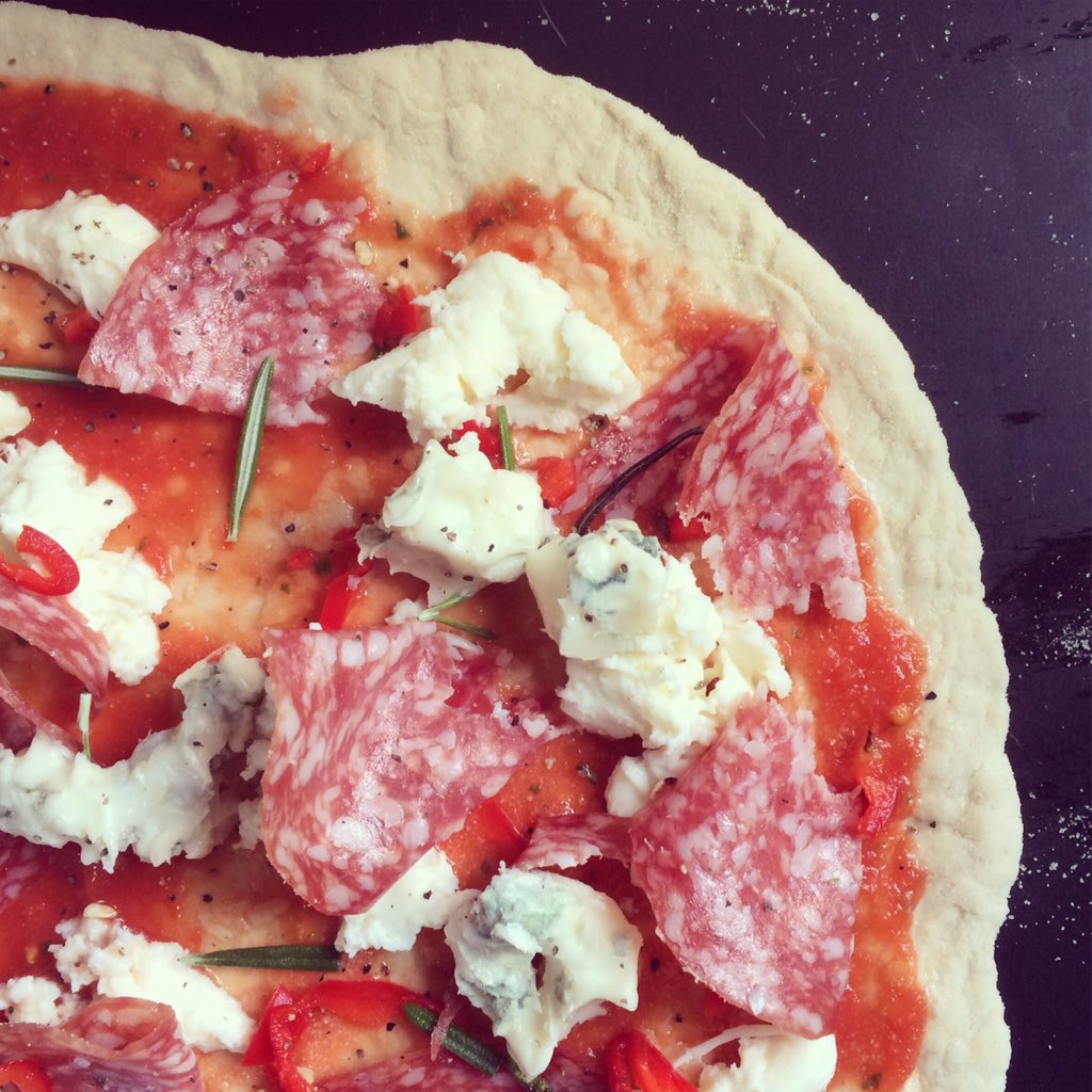 BakeWithJack's tweet image. Saturday night #pizza night! 😋🍕 my favorite #salami #dolcelatte #chilli #rosemary 👍🏻 #bakewithjack #homemade