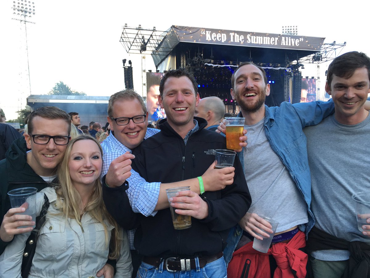 tedstractor's tweet photo. @stereophonics gig Wrexham awesome @alanwyn @HelenMLMorgan @skinnyarab https://t.co/NgvtaL85mi