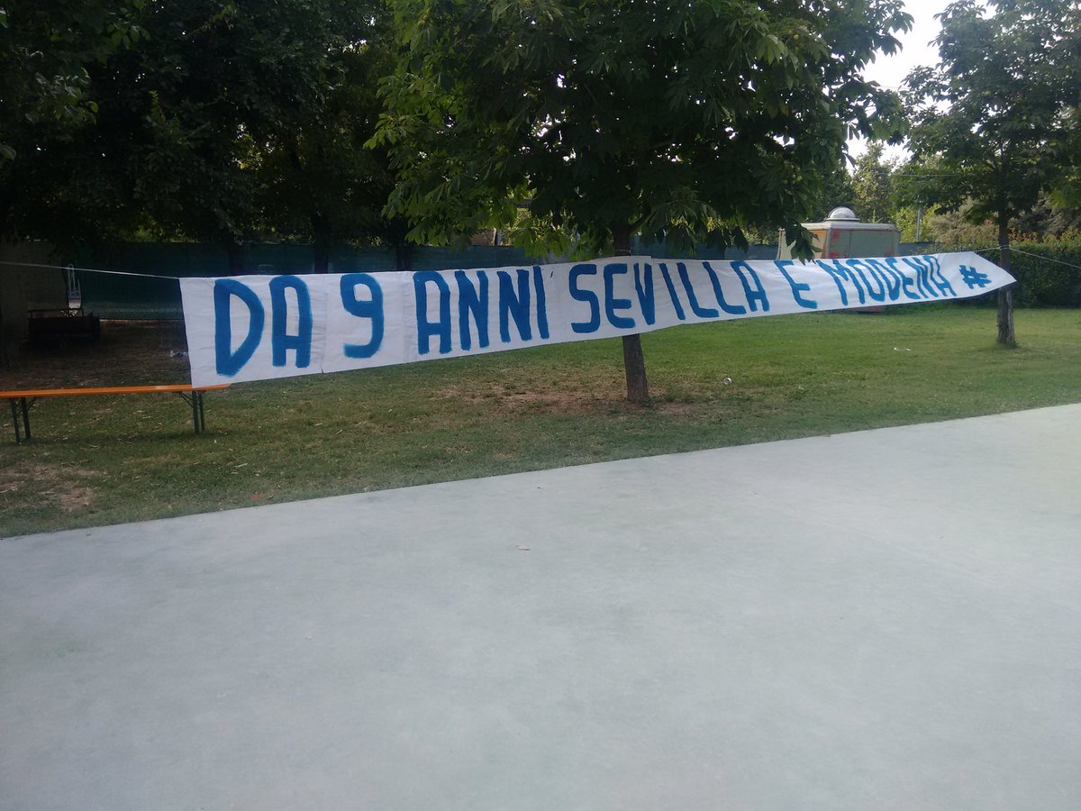 birisoficial's tweet photo. Sevilla &amp; Modena #Ultras https://t.co/ZxgWd7kV1V