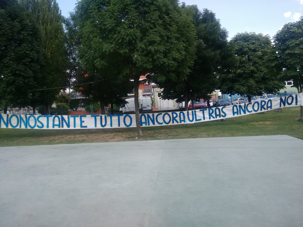 birisoficial's tweet photo. Sevilla &amp; Modena #Ultras https://t.co/ZxgWd7kV1V