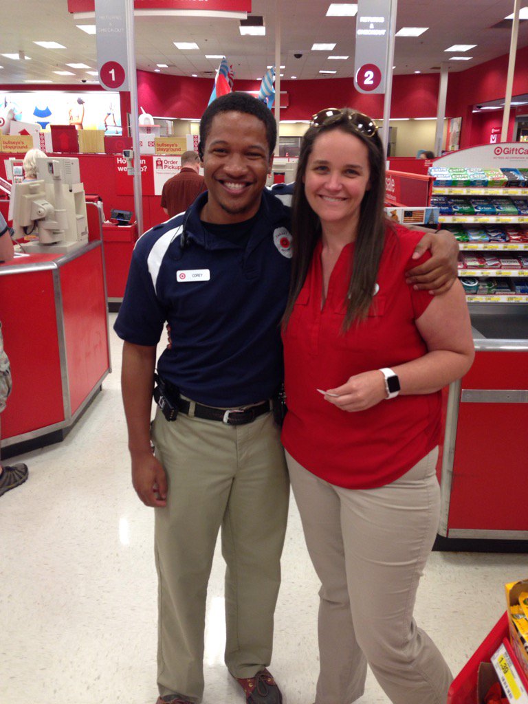msizzle86's tweet photo. Terra saved her 2nd guest 5%! Corey have her a side bear hug before he transfers to 366. https://t.co/bcpQGf3IJf