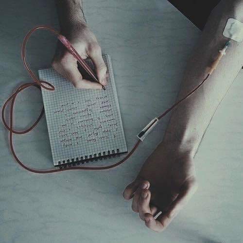 httpdamn's tweet image. "La esencia de todo escritor proviene de aquellas experiencias que han marcado su ser"