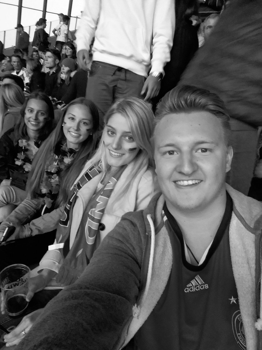 _mick96's tweet photo. #europameister#cofacearena#Mainz#05#public#viewing#germany#italy https://t.co/O0Z9bd5Uj1