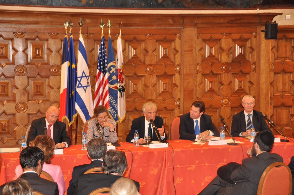 cestrosi's tweet image. Je n'oublierai jamais la rencontre à #Nice de S.Veil et E.#wiesel qui nous appelait à rester les témoins des témoins