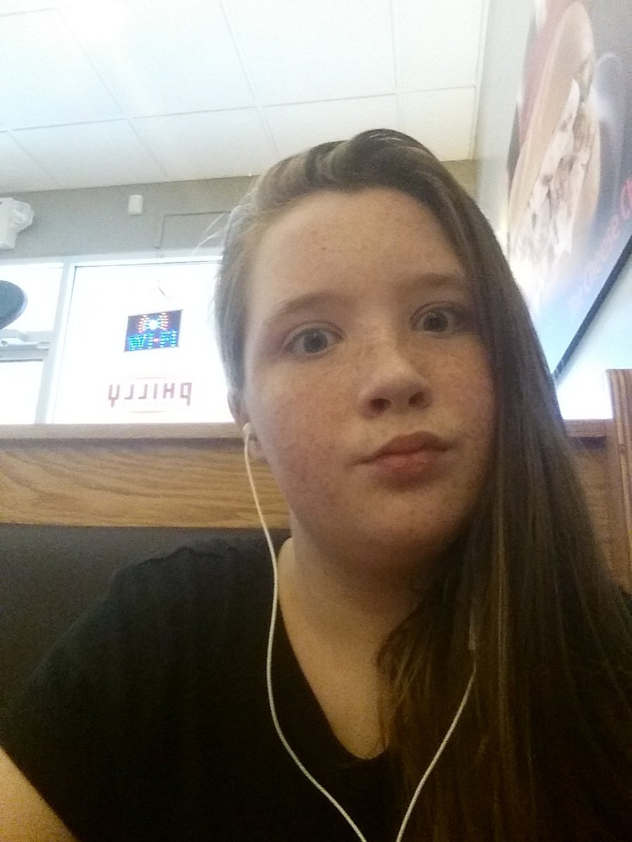 tierra_darling's tweet photo. Eating at Philly connections https://t.co/x9pFcnfACL