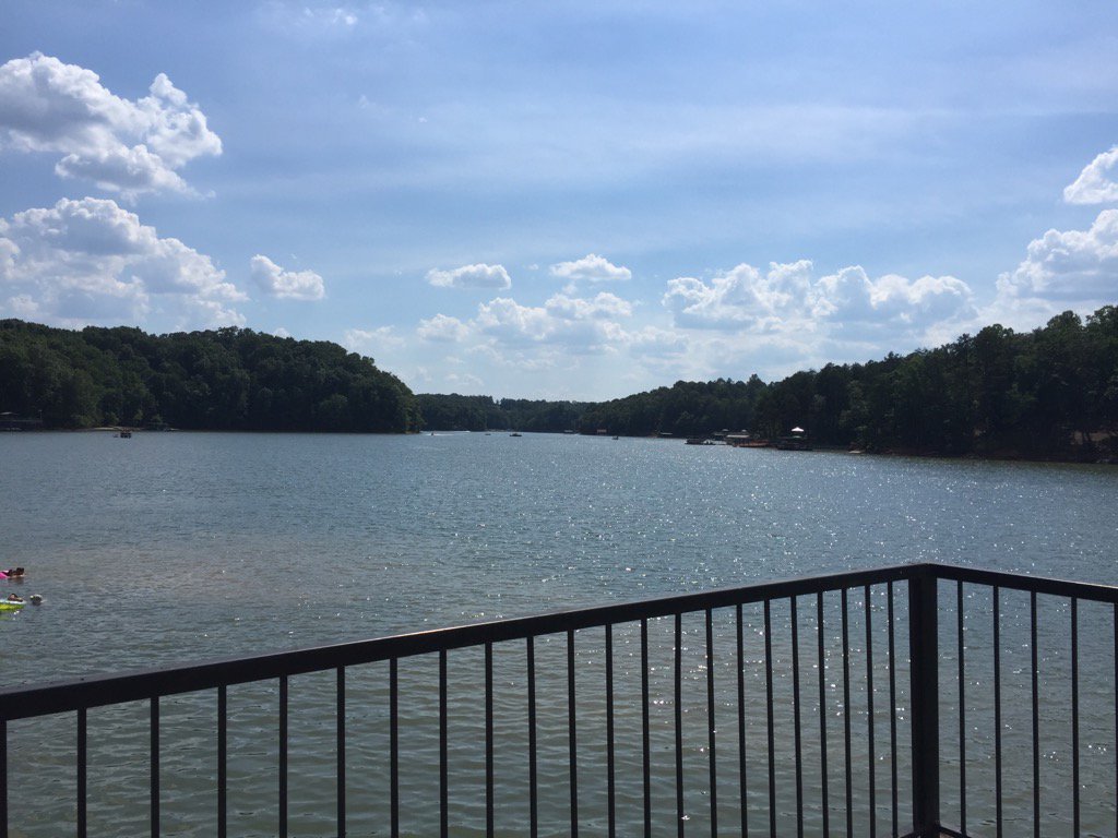 Paradise!  Nothing like being on the lake.