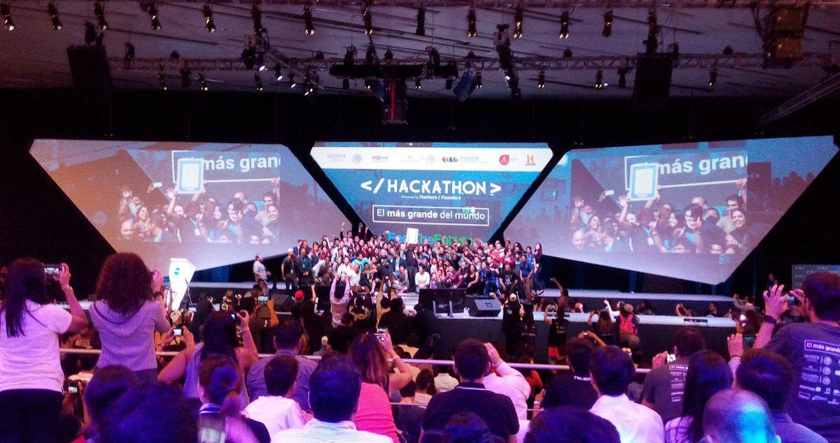 CreackersMx's tweet photo. Se logró el Récord Guinnes al hackaton más grande con 267 proyectos avalados!! #CPMX7 https://t.co/eEeJw9Wo5h