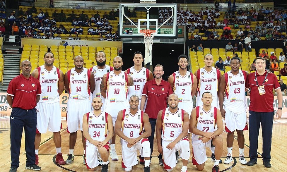 CARCAJADASREC's tweet photo. #orgullo Venezolano  #baloncesto #CAMPEONES https://t.co/ZbAkqndAF9