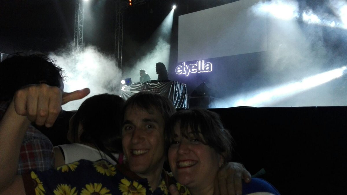 saripunky's tweet photo. Así si se cierra un @fardelej, con @elyelladjs https://t.co/TAVx25o4xm