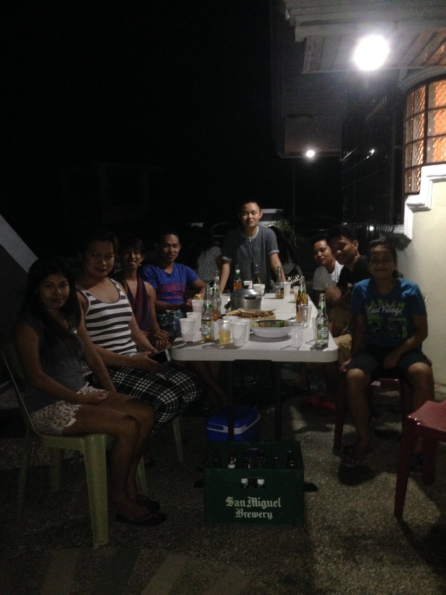 Abeshismyname's tweet photo. Last night 🎉🍻 #1moredaystogo https://t.co/3uT5L5y76z