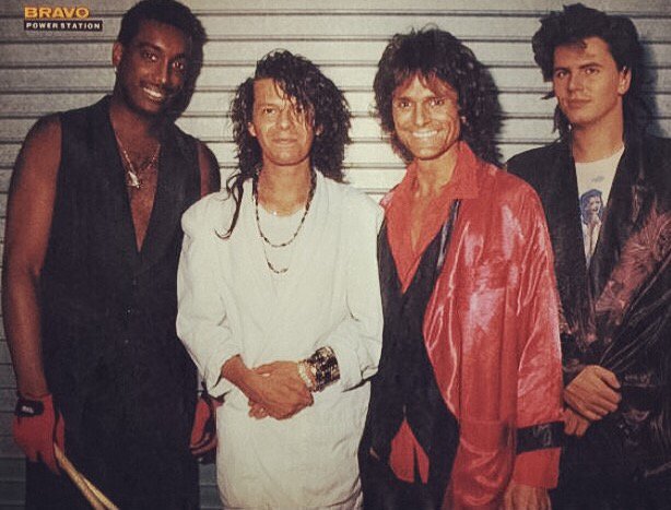 MDesbarres's tweet photo. AquaNet 4 ever..⭐️ https://t.co/AbEXn3U5Cx