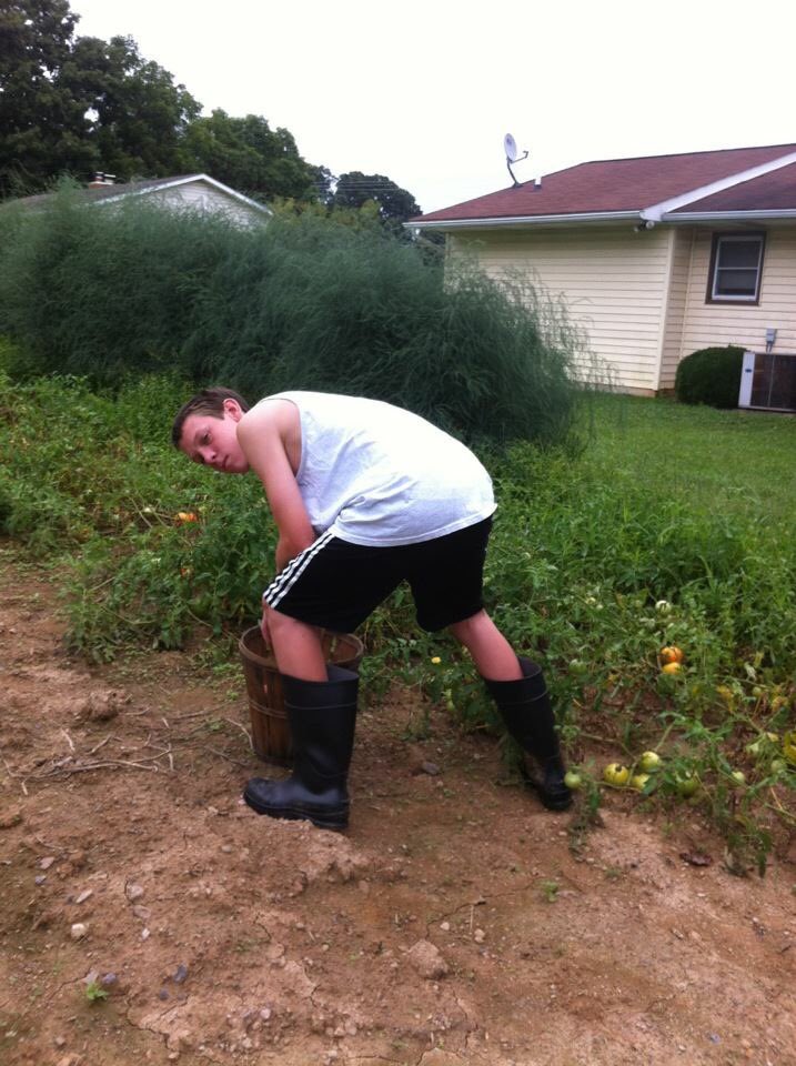 Chaintrain's tweet photo. @aewilmer twerkin https://t.co/vEd9gWiEuz
