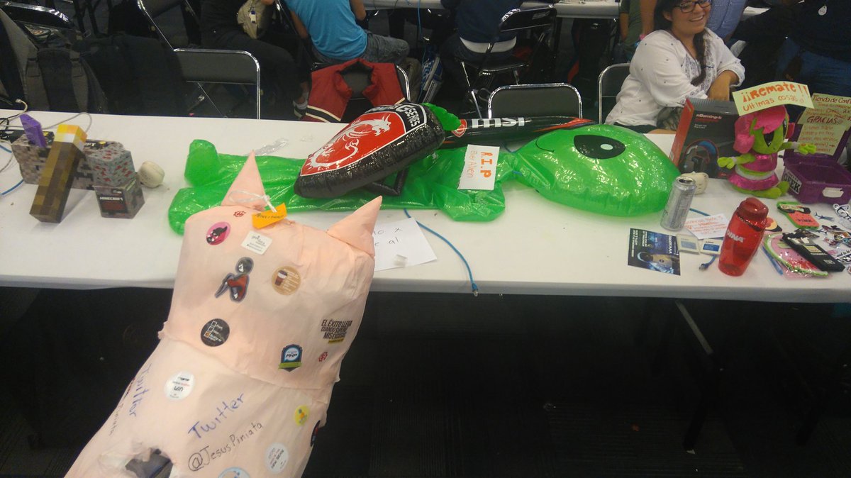 JesusPiniata's tweet photo. Murió como un guerrero @ElverAlien #CPMX7 https://t.co/s0uHT4ZNOc