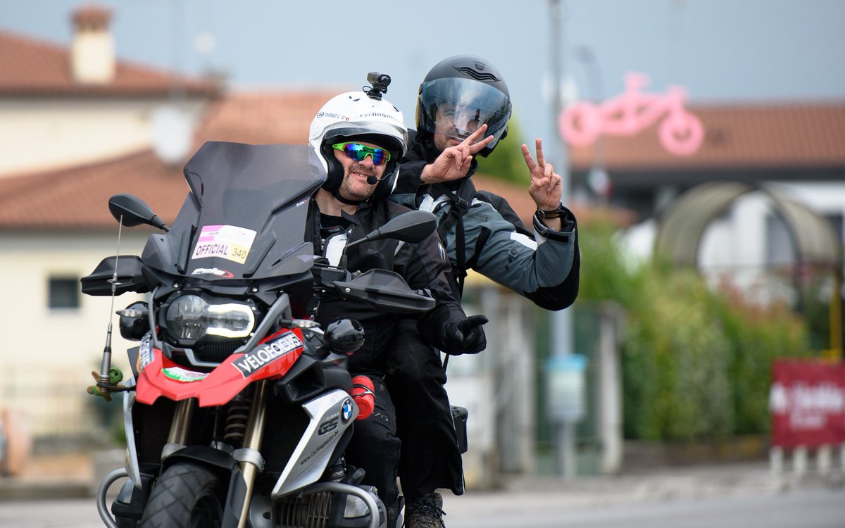 cyclingmotor's tweet photo. Watch my blog of every stage in the @GiroRosaCycling from the eyes of a motorpilot on https://t.co/exGrVcTNQ3 https://t.co/2rVKOK1jE1