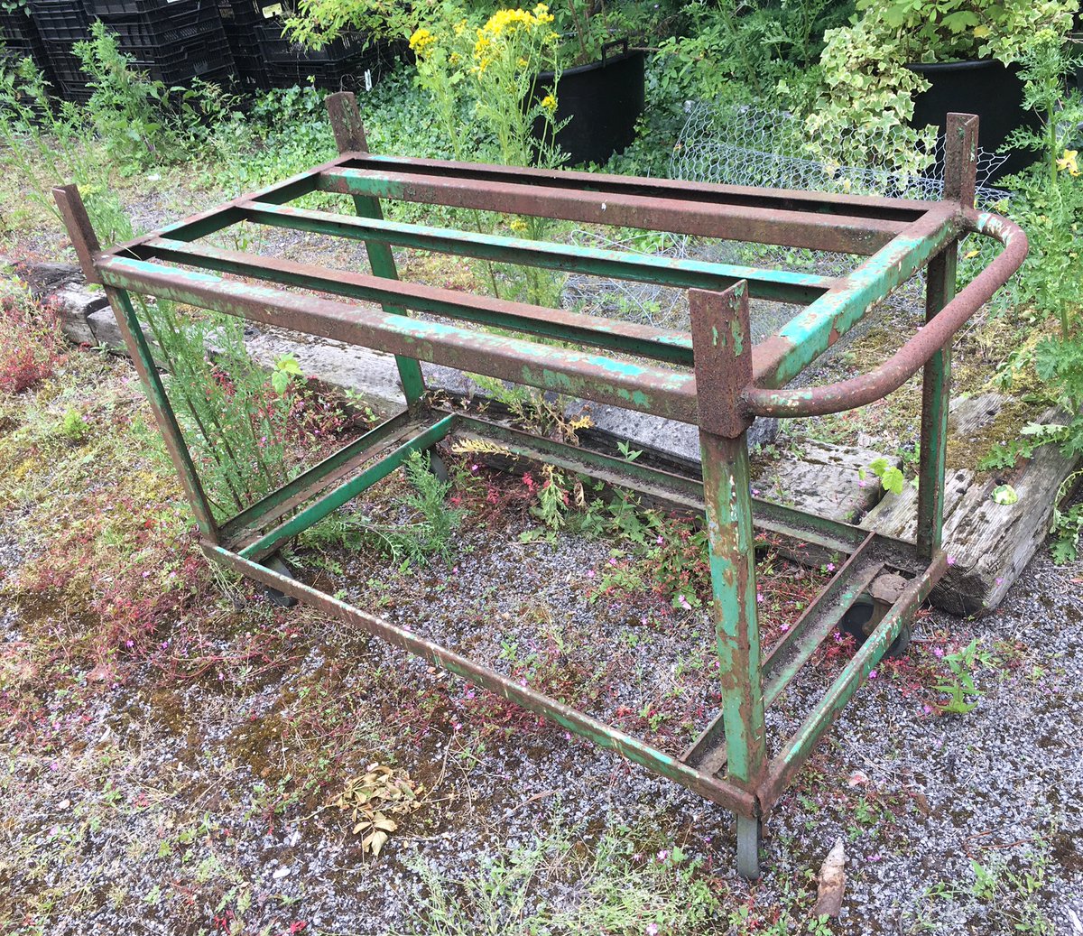 Brand__designs's tweet photo. Any #ideas about what I could do with these #reclaim #vintage trolleys? #carpentry #upcycle #reclaimhour https://t.co/1b3yBqLRVS