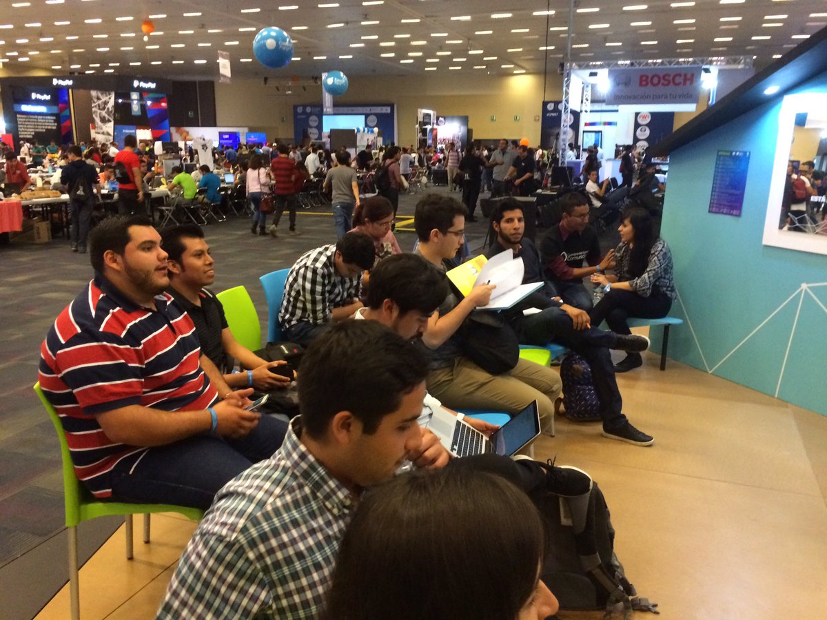 BoSSINC's tweet photo. Ya comenzó el taller de @outofboxmx corre hay lugares #thinkOOB #CPMX7 #ComunidadesCPMX @Meetroopers @DiRodriguezg https://t.co/zvxlwaEQLW