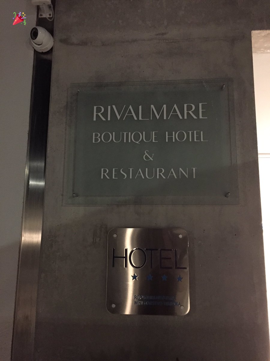 KenHerron's tweet photo. #INCREDIBLE #dinner tonight @RivalmareBh! #Novigrad #ShareIstria 🐟🍷🌊 https://t.co/52knweunee