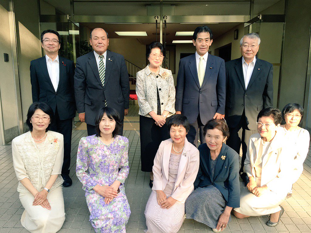 あいさわ一郎 Twitter Da 今朝は 七夕朝起き会 そして実践倫理宏正会第3代会長にご就任された上廣哲治会長先生の就任を祝う朝起き会 倫風宏話 に学ばせて頂きました 実践倫理宏正会も新時代です 石原支部長を囲んで 岡山の倫理会館です