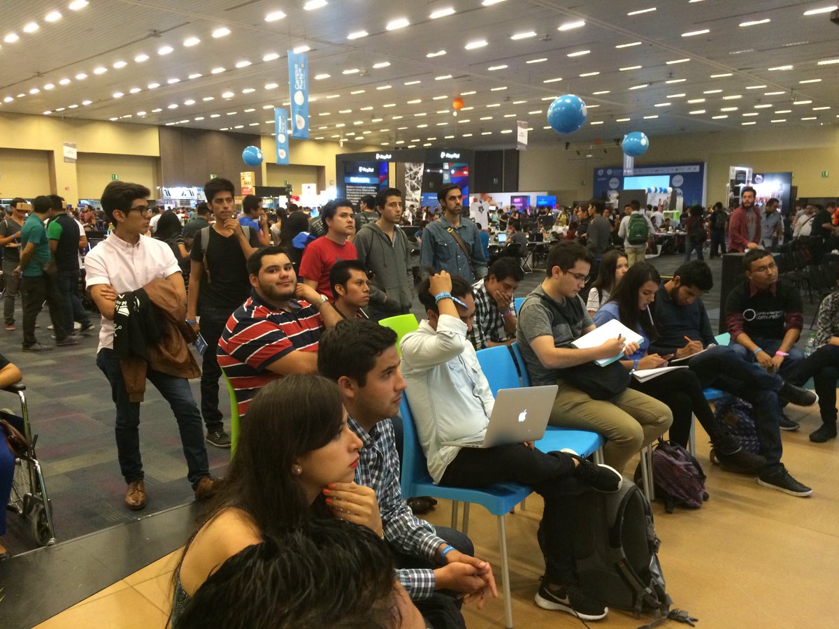 OutOfBoxMx's tweet photo. Innovación para generar alto impacto social @DiRodriguezg #thinkOOB #CPMX7 #ComunidadesCPMX @Meetroopers https://t.co/0TQY05PWFk