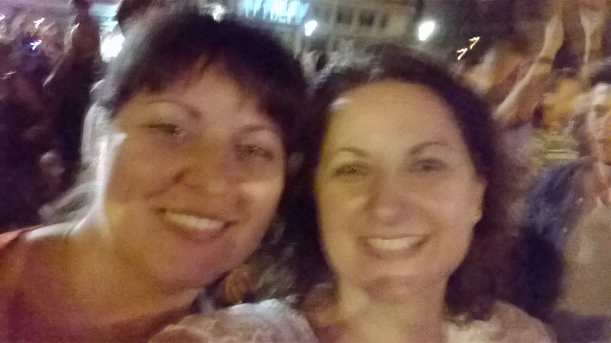 adrianamijaiche's tweet photo. #iris #resita 2016 la sfarsitul concertului #faravoce #palmerosii #incendiar πππ
scuze pt neclaritate #mainiobosite https://t.co/MsrGP473k5