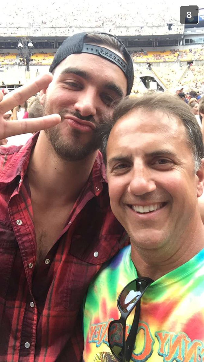 NikkiSicher's tweet photo. Best snapchat I've received in awhile, and its from my dad 😂😂 @ForrestWorks #KennyChesney https://t.co/xRs9BafC9r