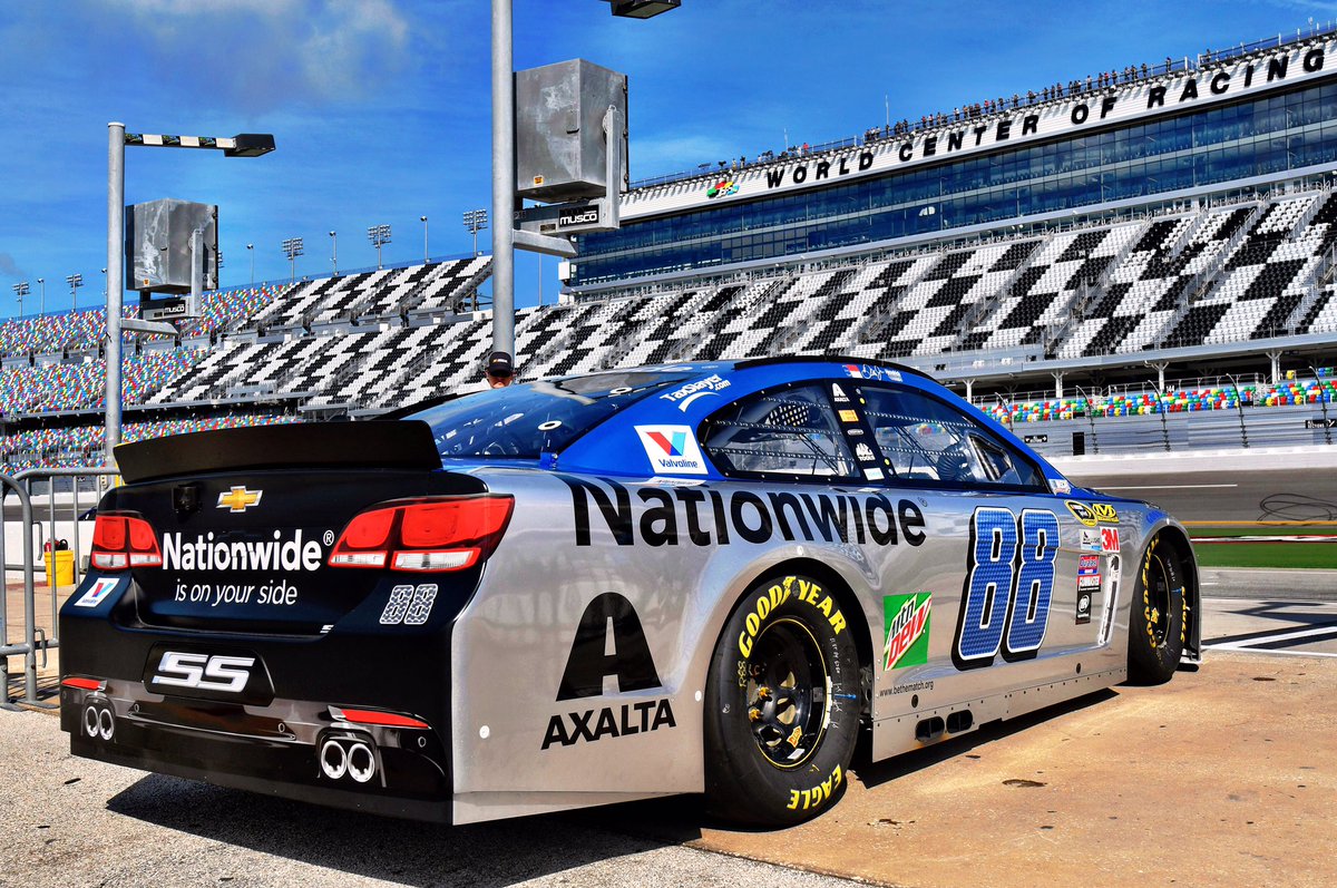 NW_Sports's tweet photo. Retweet to wish @DaleJr and the No. 88  team good luck in tonight's race at @DISupdates. #NW88JR https://t.co/D1HiJ6lJIt