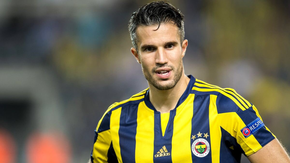 BREAKING: West Ham have been offered Robin Van Persie and are West Ham are interested. [<a href="/ExWHUemployee/">ExWHUEmployee</a>]