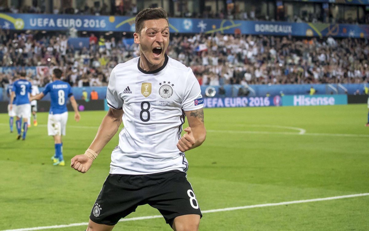 What a match! Unbelievable! Semifinaaaaal ... !!!! 🙌🏻💪🏽💪🏽💪🏽 #ViveLaMannschaft #FirstNeverFollows #GERITA #GER