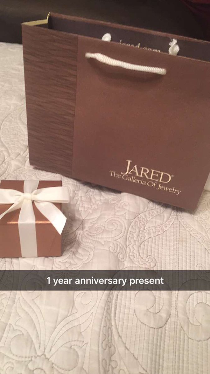 Nikay_la_may's tweet photo. I got a promise ring😊😍😊😍 @danw875 https://t.co/eZ4a1QYLuK