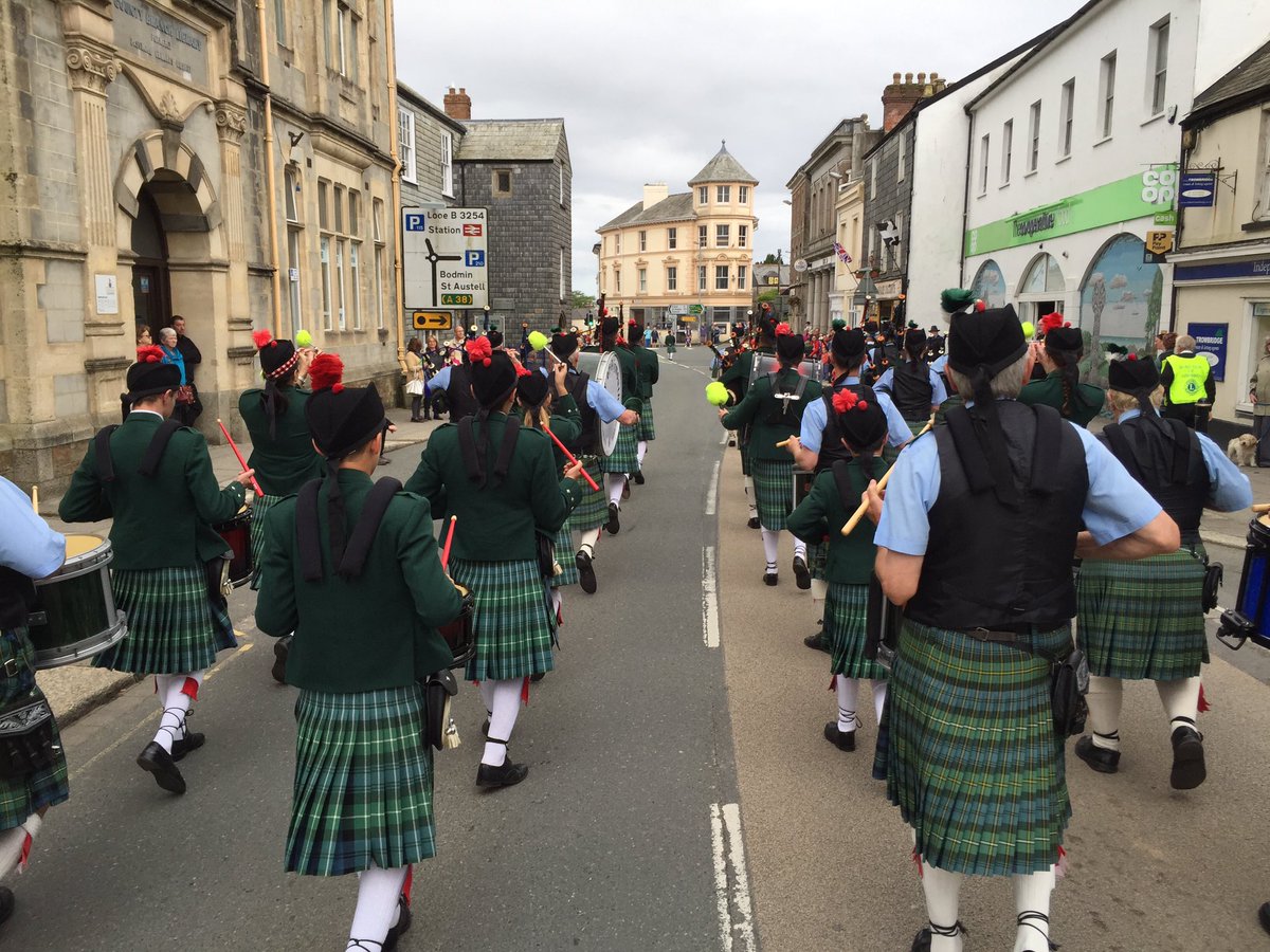 Liskeard carnival was this evenings engagement, helping out our friends from Plymouth #Bideford #NDevon #pipeband