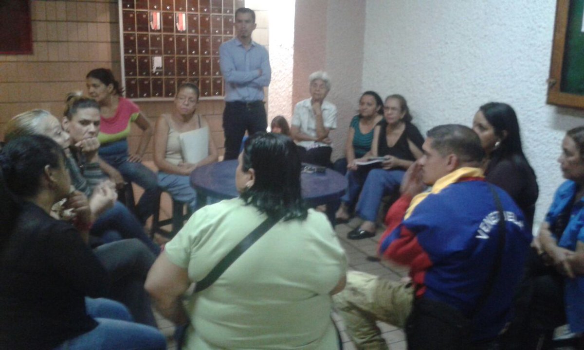 FundacionDMCP's tweet photo. Trabajando en Comunidad la Fundación de la mano con el pueblo con el consejo comunal URIMARE DE SOCORRO https://t.co/nAq7EXQGO1