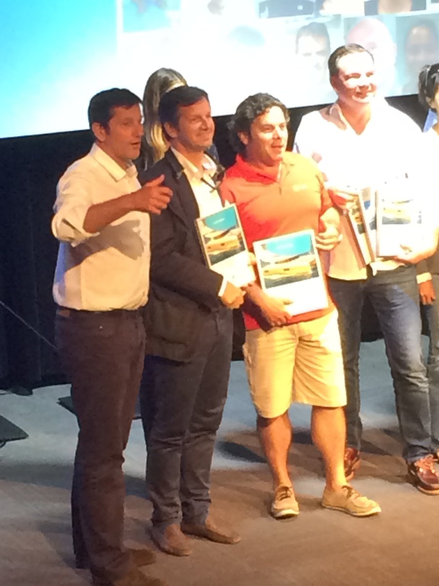 CatamaranTan66's tweet photo. Tan Service was honoured for the best costumer service overseas by @Lagooncats! #award #MiddleEast #catamaran https://t.co/JGj328pAUL