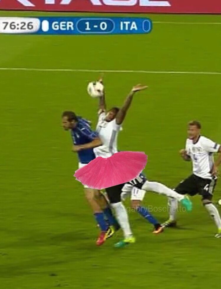 maIikseyes's tweet photo. il momento più bello #ItaliaGermania https://t.co/BUD03GyUvd