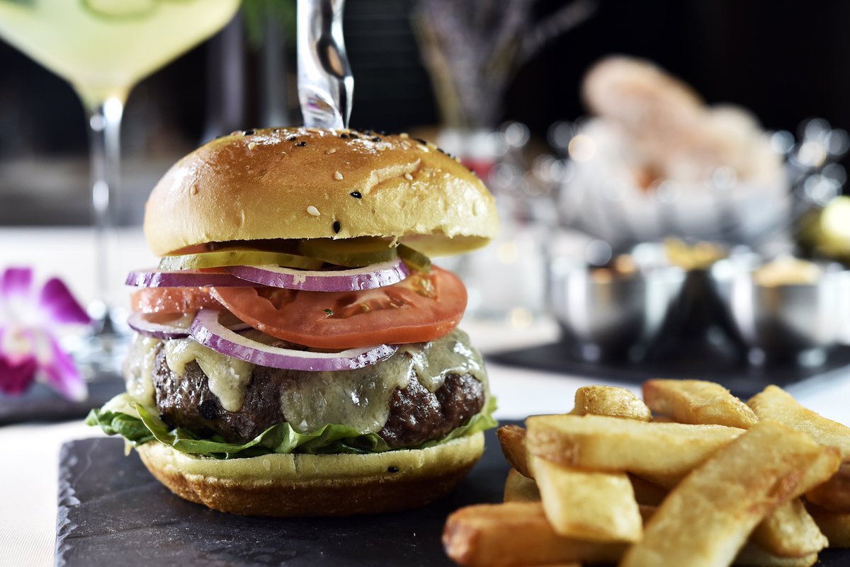 french27_rest's tweet photo. This juicy burger will leave you a taste to remember. #french #cuisine #delicious #amazing #culinary #mouthwatering https://t.co/J5bHh9B4cJ