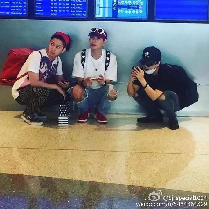 maygiraffe18's tweet photo. #priapriakesipian #alayers #gembellax #jones hmm yesung nongkinya niat bgt, ketauan de siapa yg sering nongki lel https://t.co/M4ME6eQUrS
