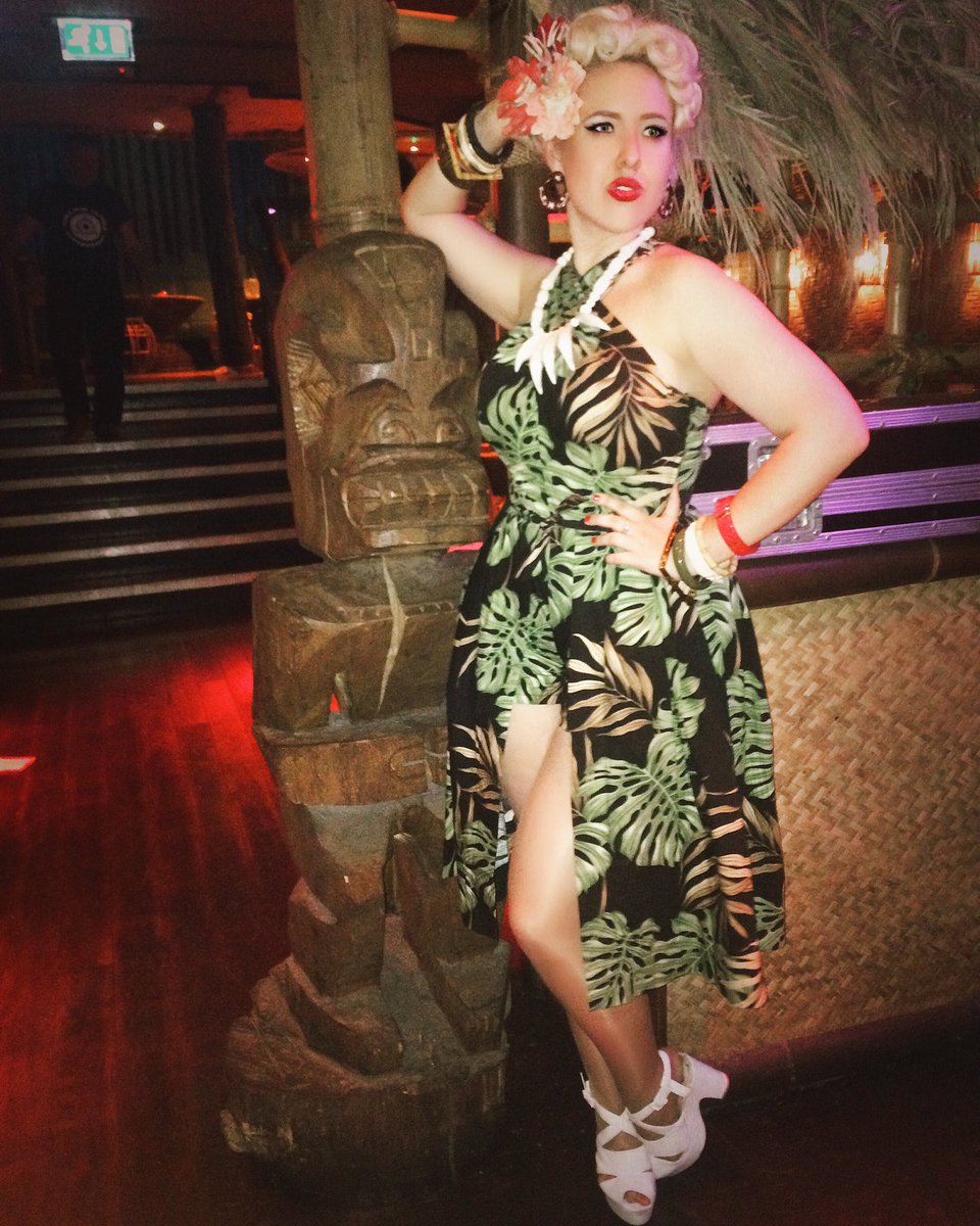 goldyloxxx's tweet photo. Lovely day at #pinuppicnicatthepark with some great birds! https://t.co/X6F6VPHRrA