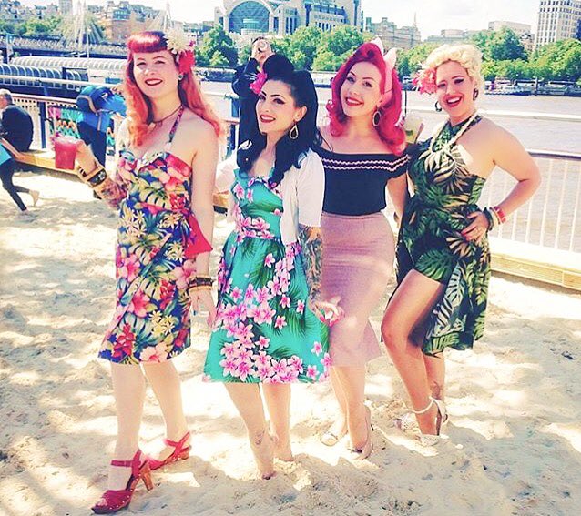goldyloxxx's tweet photo. Lovely day at #pinuppicnicatthepark with some great birds! https://t.co/X6F6VPHRrA