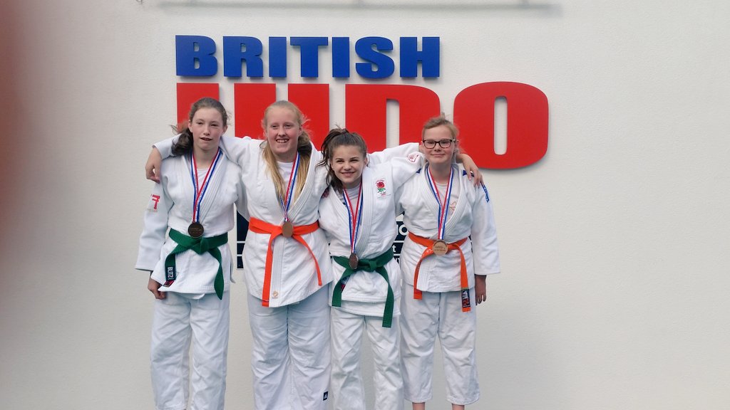 Ali Lake tweet media