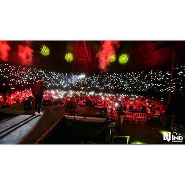 nashitopw's tweet photo. @NickyJamPR en Tarima🎤
#TheFenixTour https://t.co/5xQgmJ2h2X