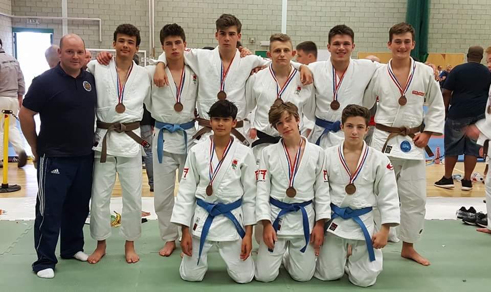 Ali Lake tweet media