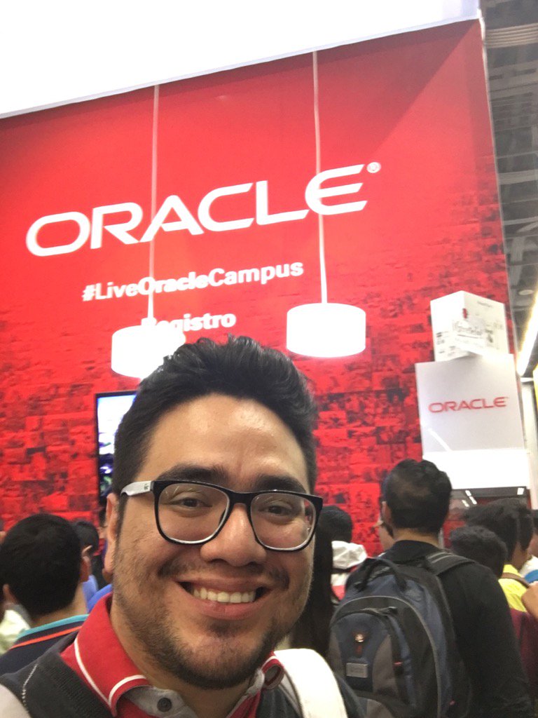 soyrichlira's tweet photo. #liveoraclecampus #Cpmx7 frisbee gratis! https://t.co/R2Ka9RYYJH