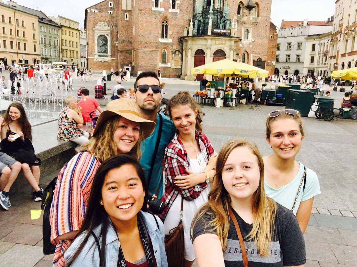 afspoland's tweet image. For the first time we have group from #USA for #GlobalPrep #AFS #summer #program! It's #amazing #afsexperience 🇵🇱🌍🇺🇸
