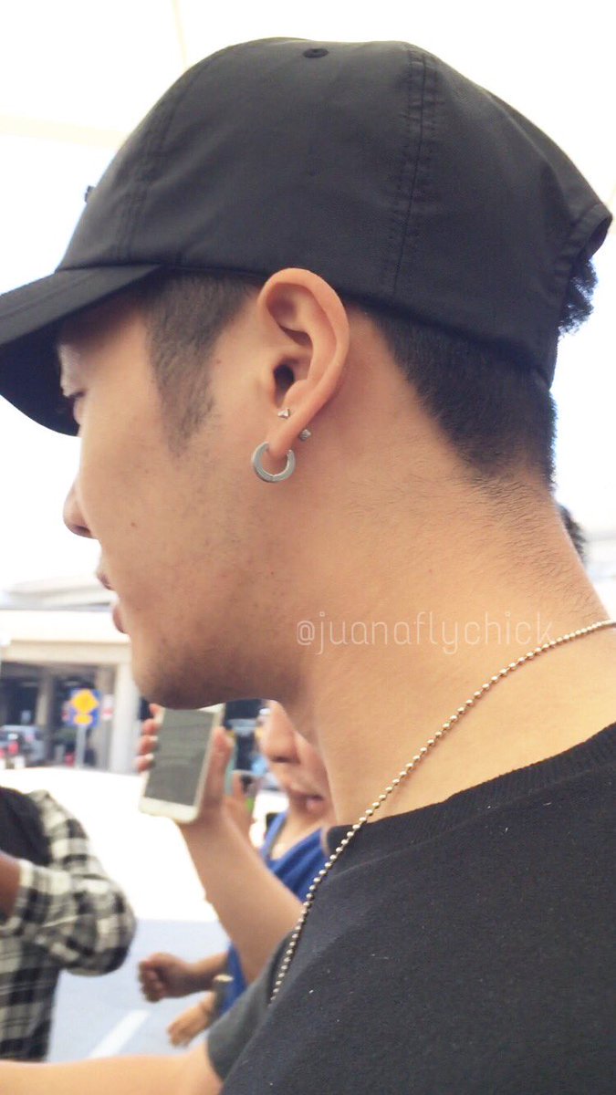 bangchann_exe's tweet photo. boyfriend jackson wang https://t.co/gl2o79xMWG