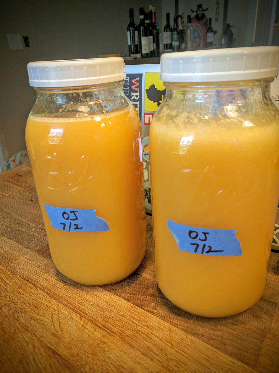thoward37's tweet photo. When life gives you a huge box of post-conf oranges, find some half-pints and make orange juice! #nodepdx #leftovers https://t.co/r6Jm5cgNwd