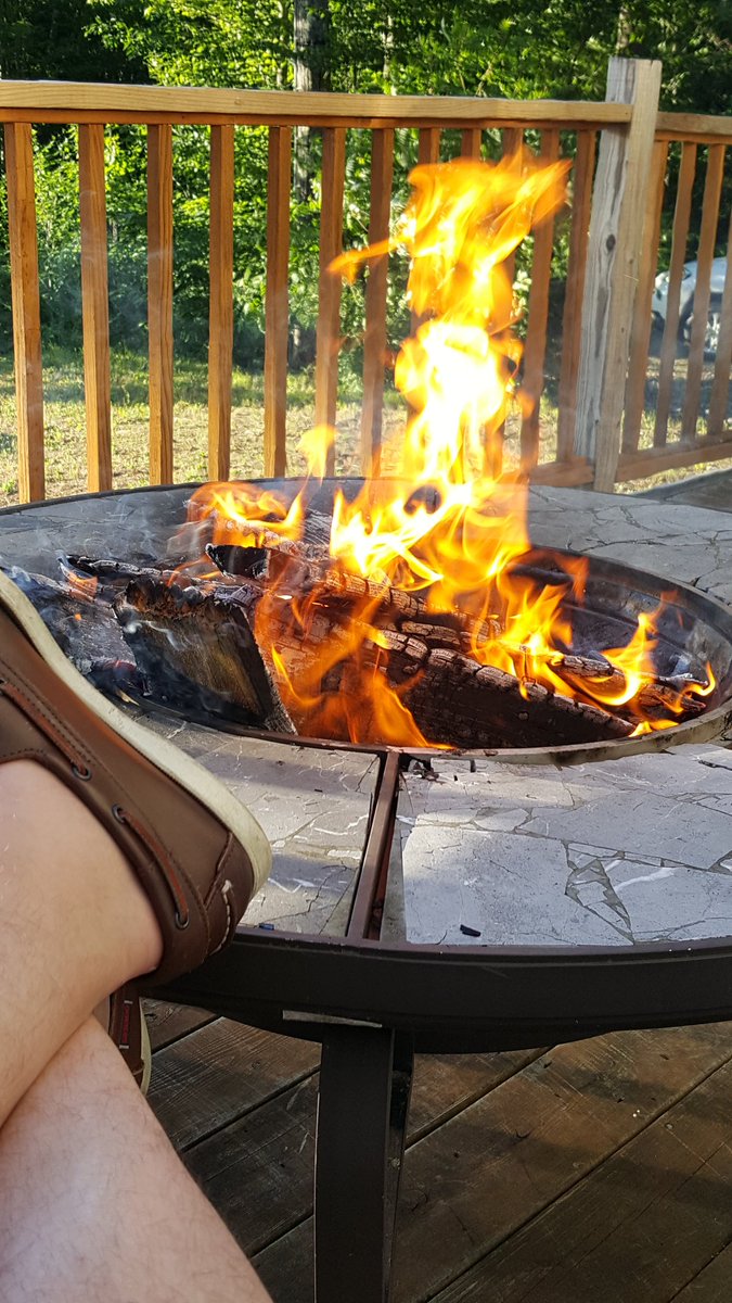 TheMainCola's tweet photo. Just chill https://t.co/DxeEAqkrAr https://t.co/56pz571Fnc