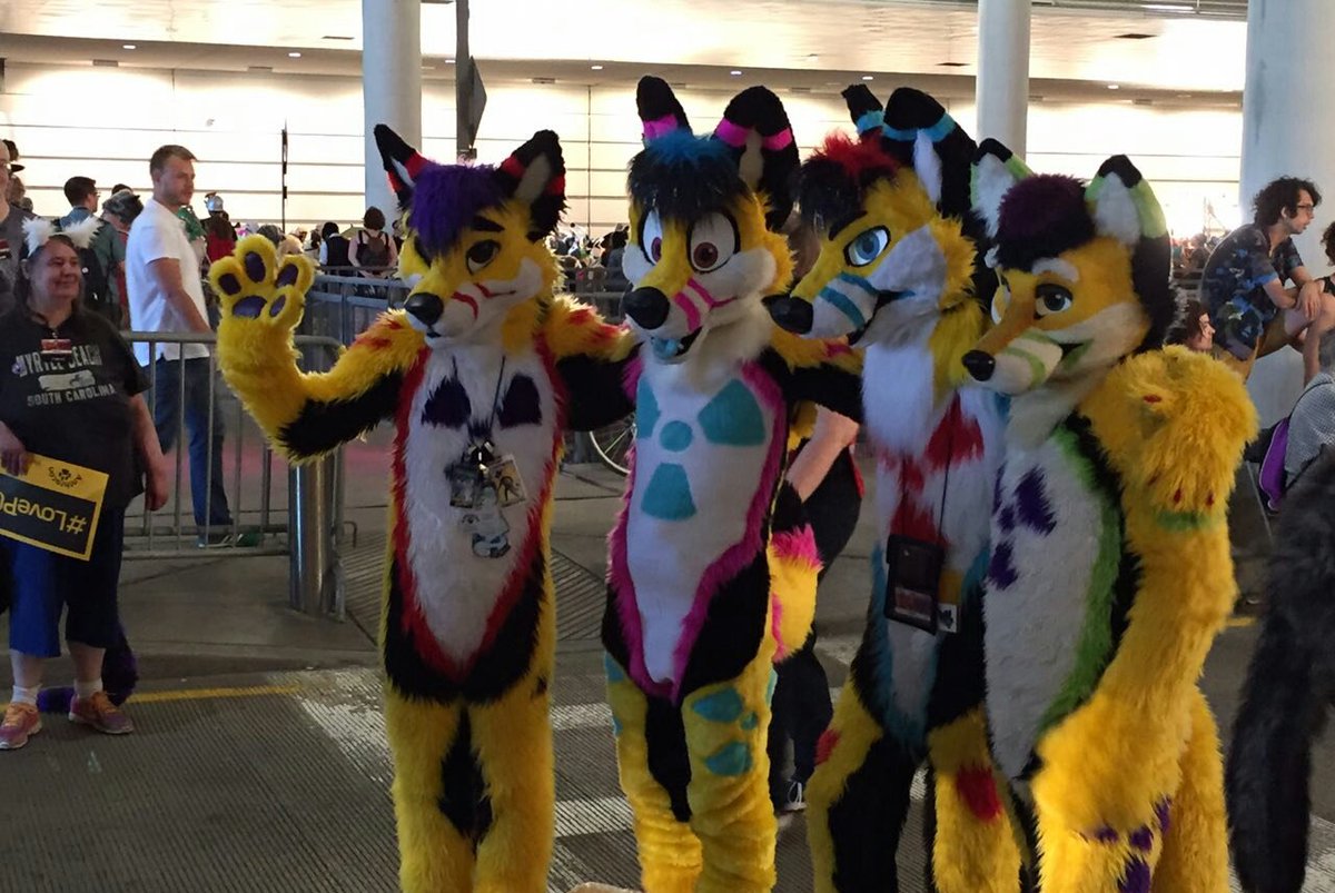 ShRadow_Fox's tweet photo. Finally all 4 together. Super awesome. Thank you @MadeFurYou and @ThatsFurredUp #AC2016 and @GalenChris ^^ @glowmew https://t.co/mBMTqRzLlb