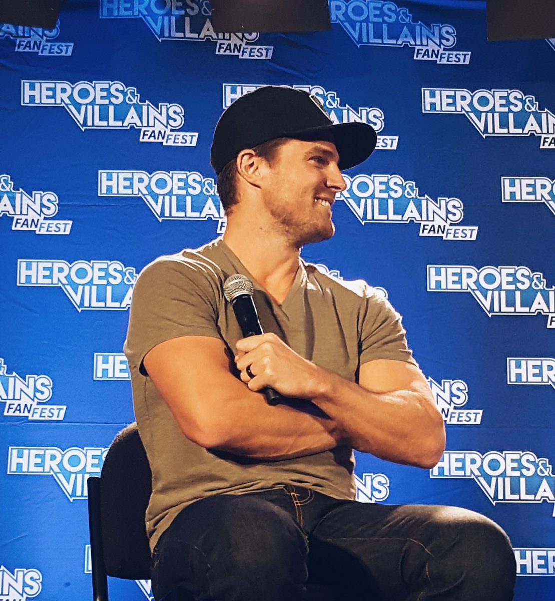 bestflarrowcast's tweet photo. Stephen at #HVFF {07/02/16} 🎯 https://t.co/XF5g9kggYL