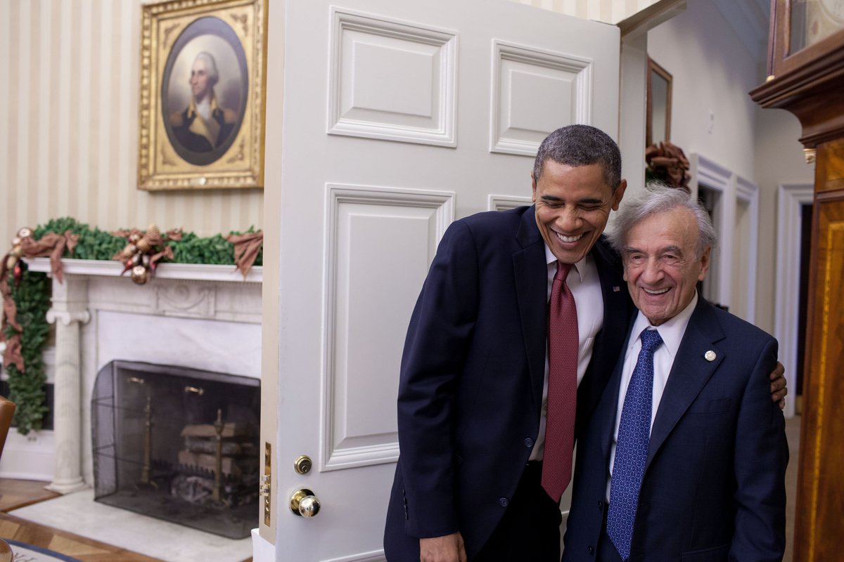 ObamaWhiteHouse's tweet photo. "In the face of evil, we must summon our capacity for good." —@POTUS on Elie Wiesel: https://t.co/d83QNEqroz https://t.co/TqvWcm7zQi